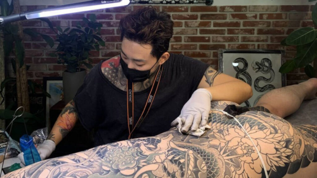 Horikaka Maestro Irezumi dari Korea yang Menghidupkan Kembali Seni Tato Tradisional Jepang