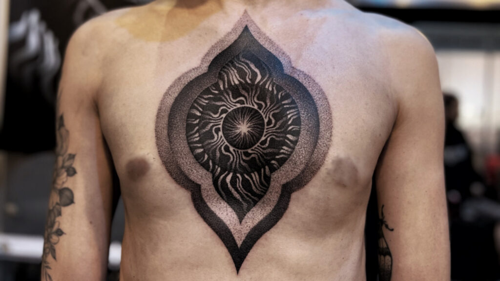 The Black Bloom, Kisah Vir Paiz dan Gaya Tato Uniknya