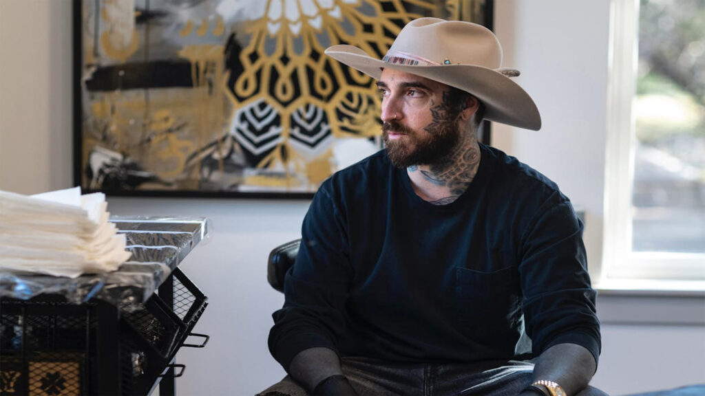 Dillon Forte, Seniman Tato Texas yang Menggabungkan Geometri Sakral dan Energi Alam