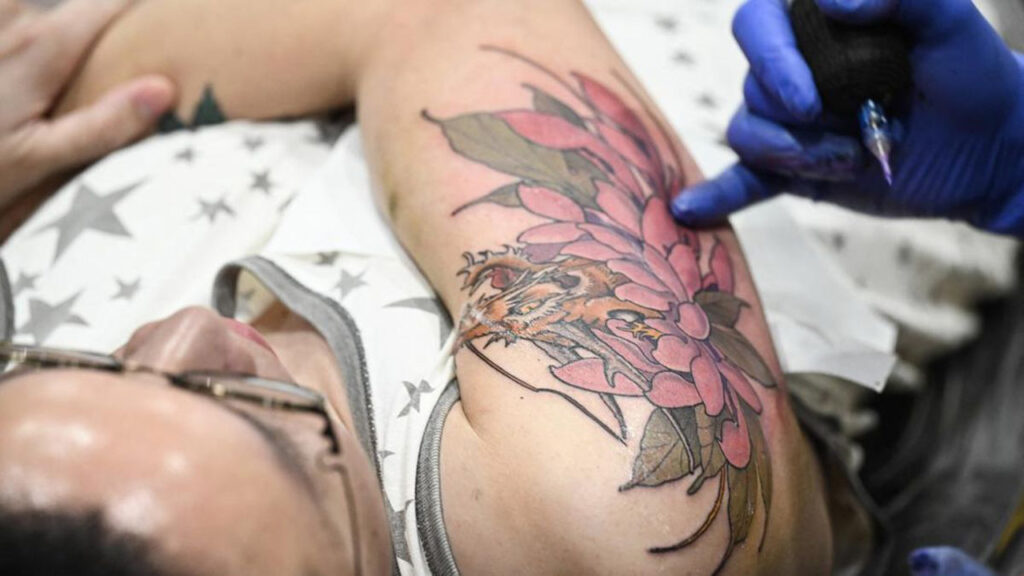 Vinxyau (Hong Kong): Gaya Kaligrafi Tiongkok yang Tebal dan Artistik